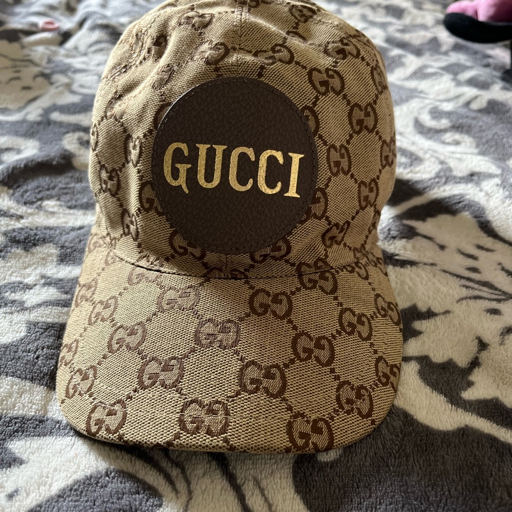 Gucci Baseball Cap. Like New minimal wear. Bought from Gucci Store.